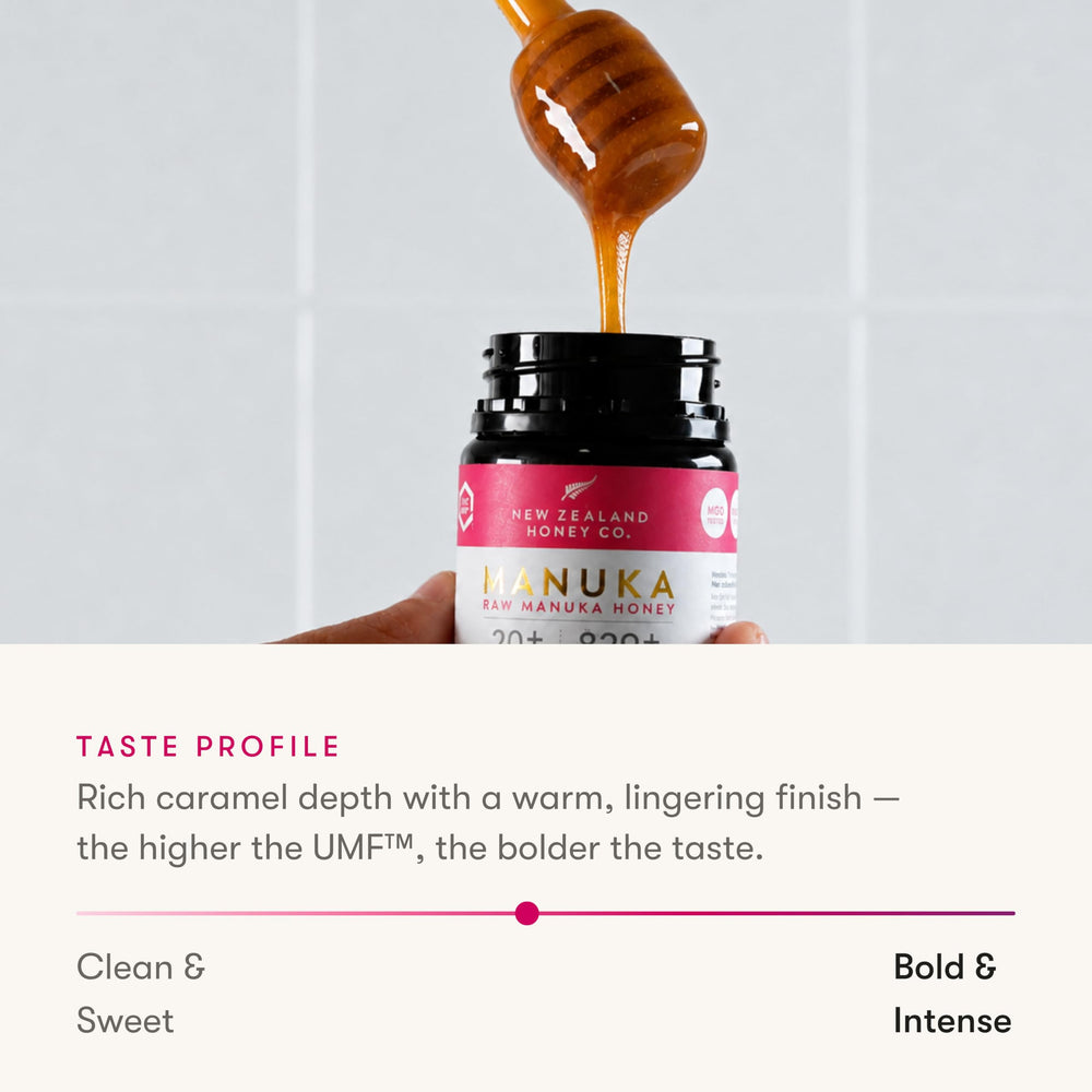 New Zealand Honey Co miel vertida sobre avena destacando sabor y adaptación a recetas