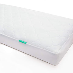 Newton Baby protector frontal en empaque mostrando ajuste perfecto y protección impermeable