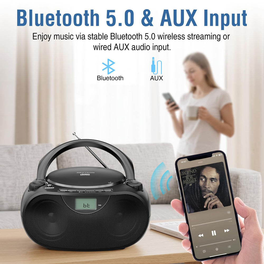 Nextron boombox en picnic al aire libre usando baterías, portabilidad práctica