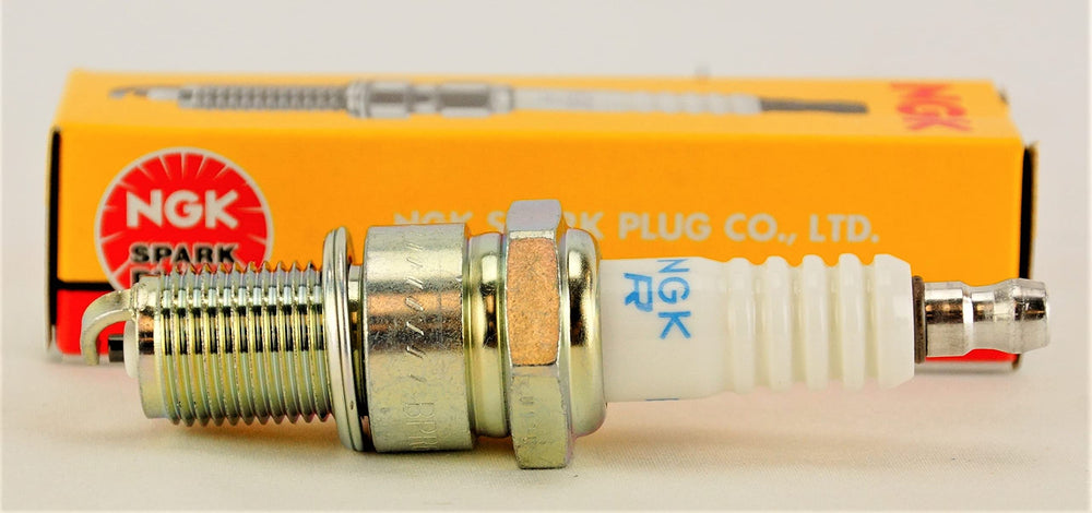 NGK BPR6ES primer plano del electrodo que muestra contacto fiable