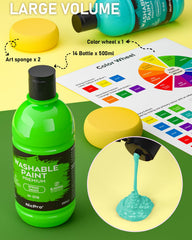Nicpro niños usando pinturas en mesa, fomentando creatividad y aprendizaje