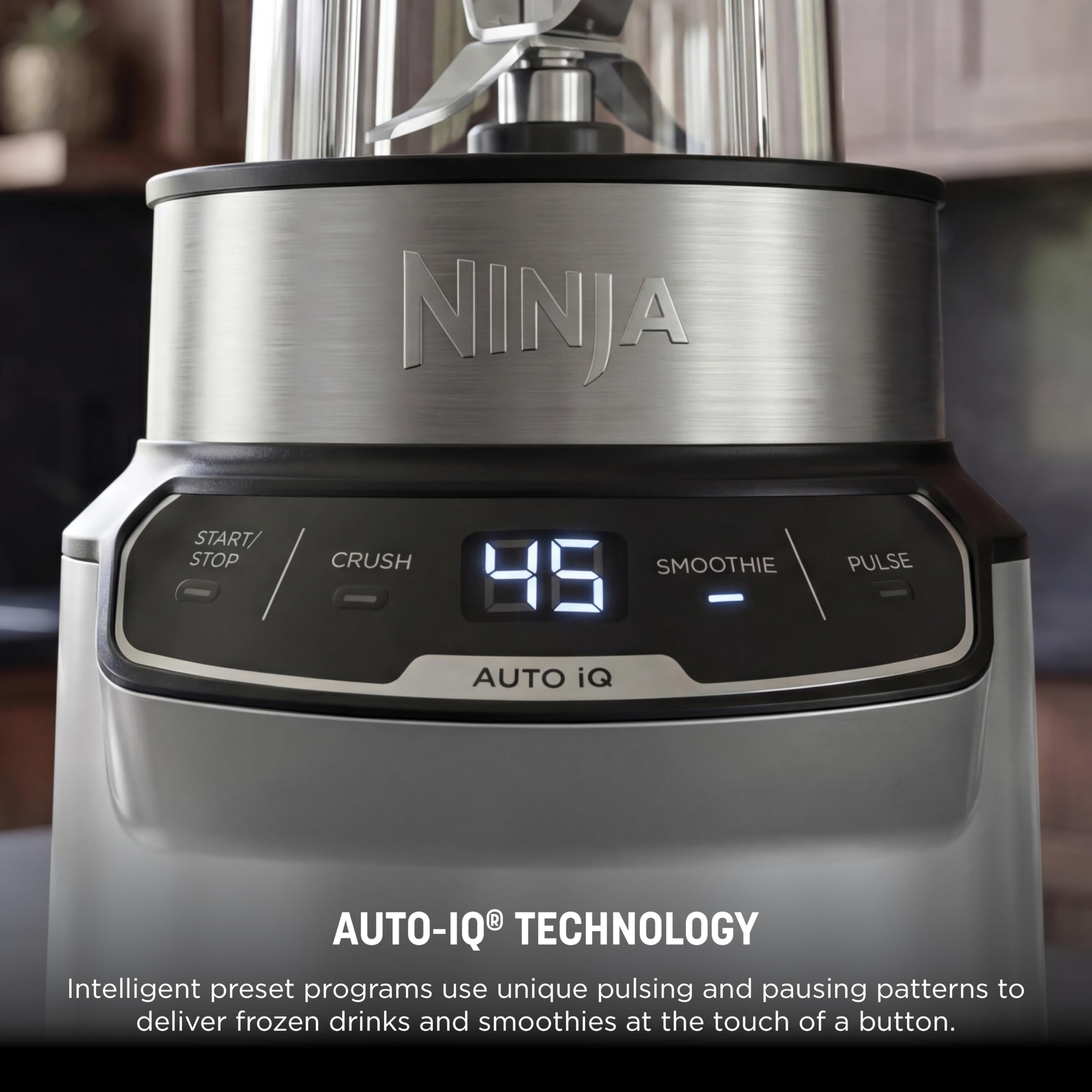Ninja detalle del motor 1100W que ofrece fuerza para hielo y frutas
