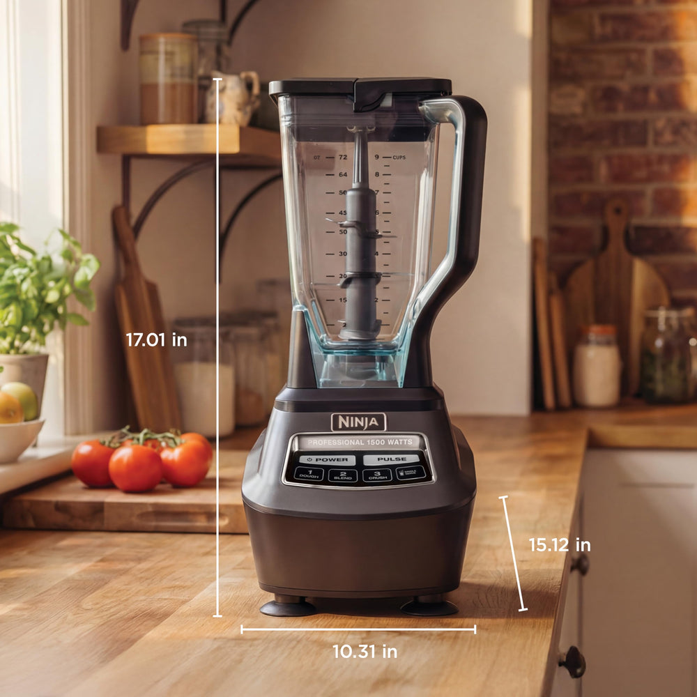 Ninja en cocina con familia y bebidas servidas, ideal para entretenimiento