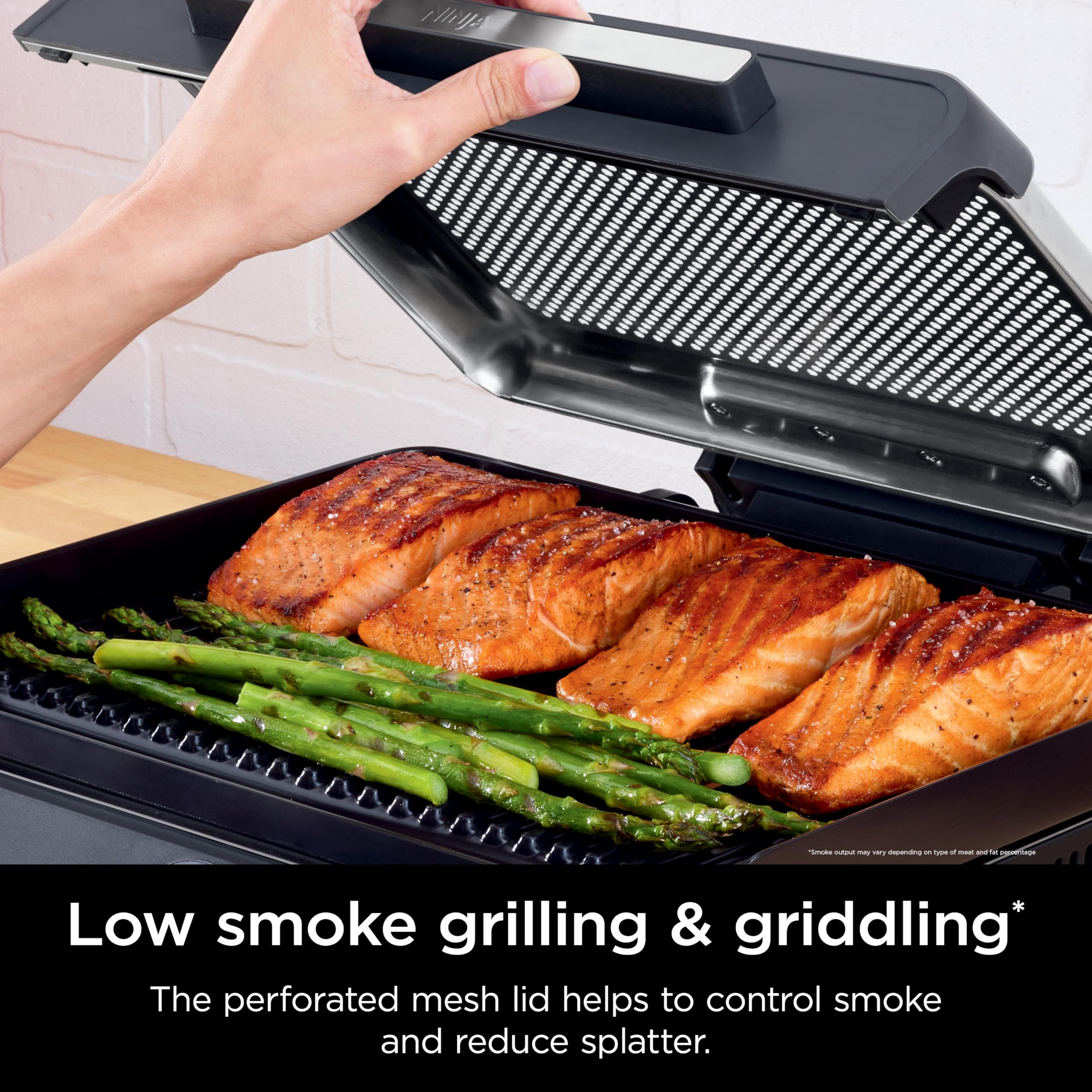 Ninja Sizzle tapa con malla perforada para reducir humo y salpicaduras en cocina