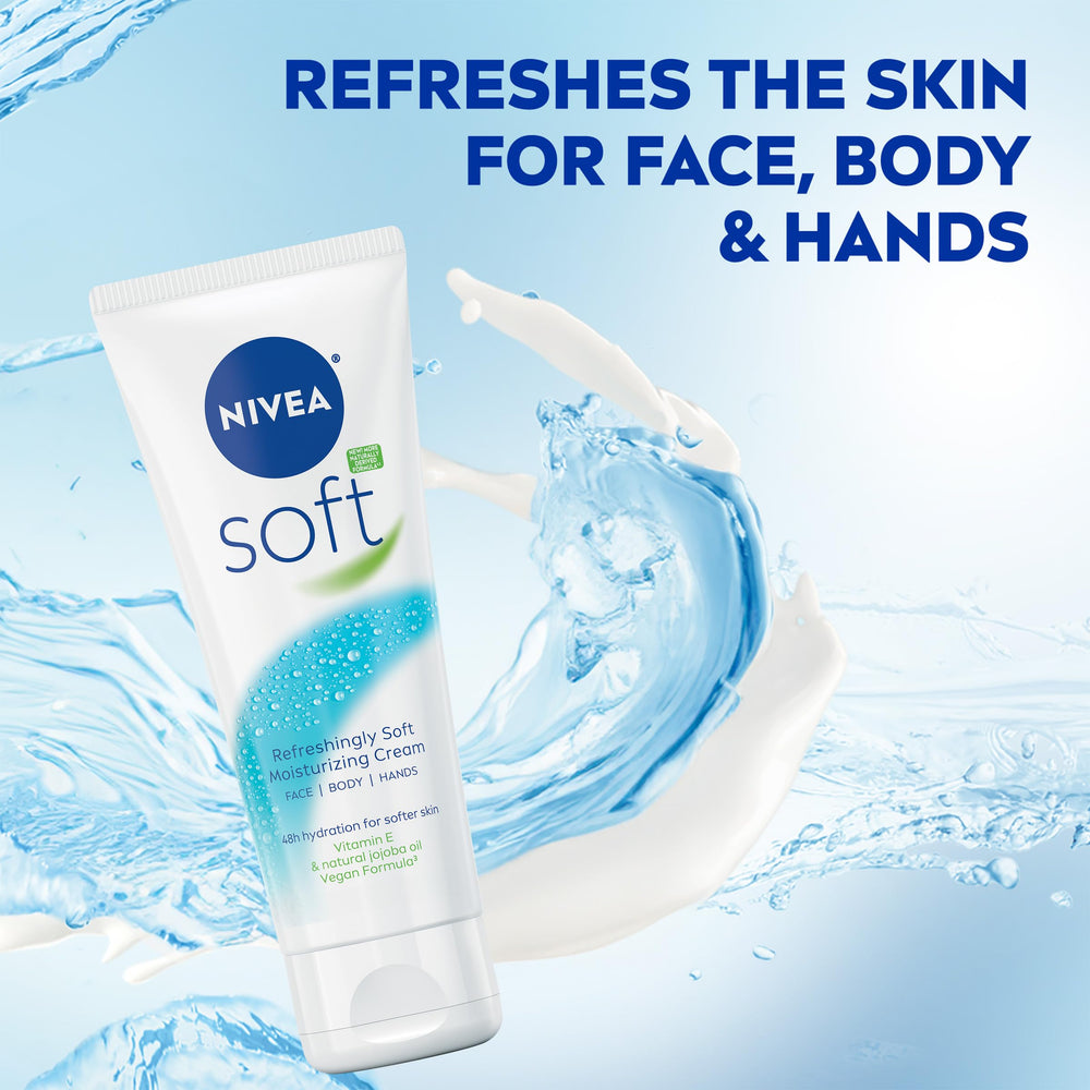 NIVEA soft aplicación en mano mostrando hidratación inmediata y no grasa