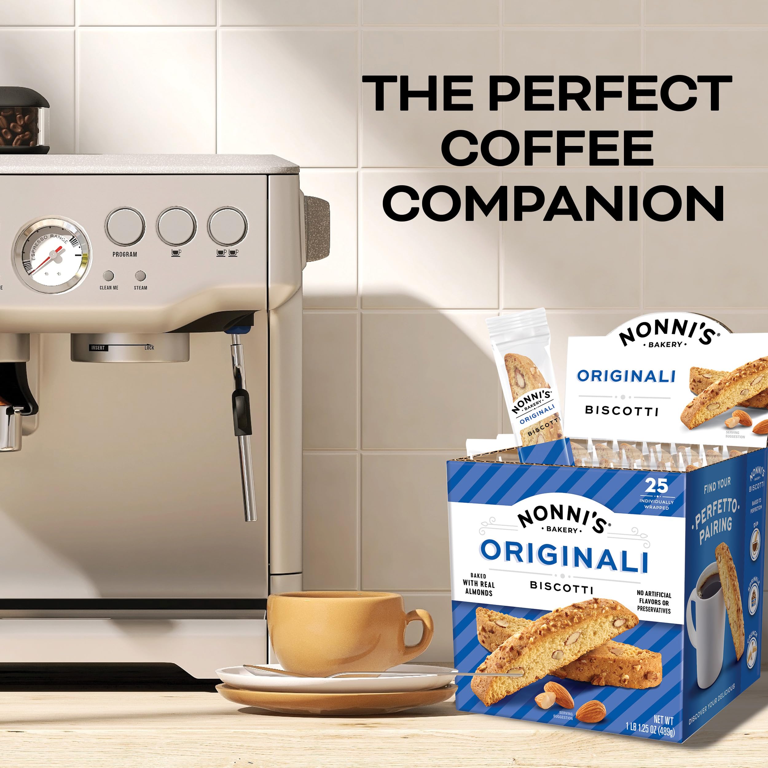 Nonni's biscotti al lado de taza para comparar tamaño y porción
