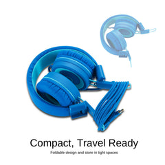 noot products auriculares en uso por niño en avión para entretenimiento cómodo