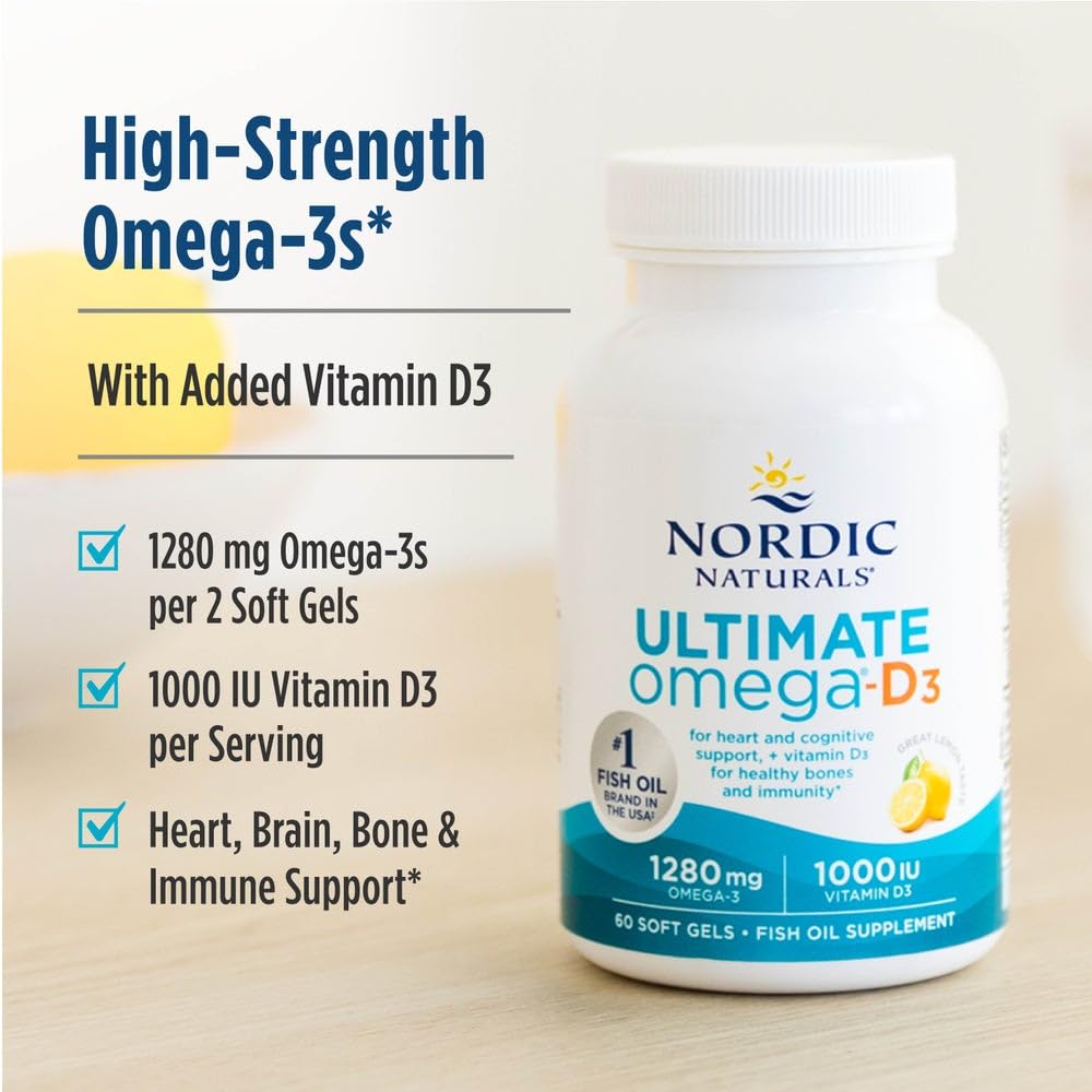 Nordic Naturals varias cápsulas en la mano para comparar tamaño y facilitar la toma diaria