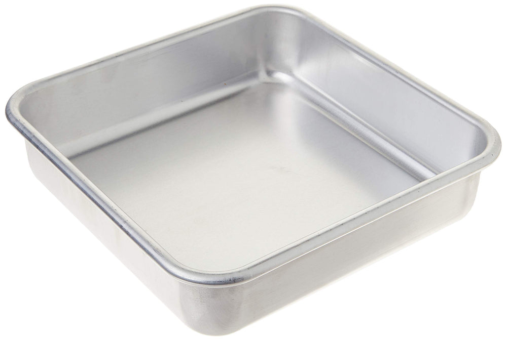 Nordic Ware frente del molde cuadrado mostrando acabado duradero