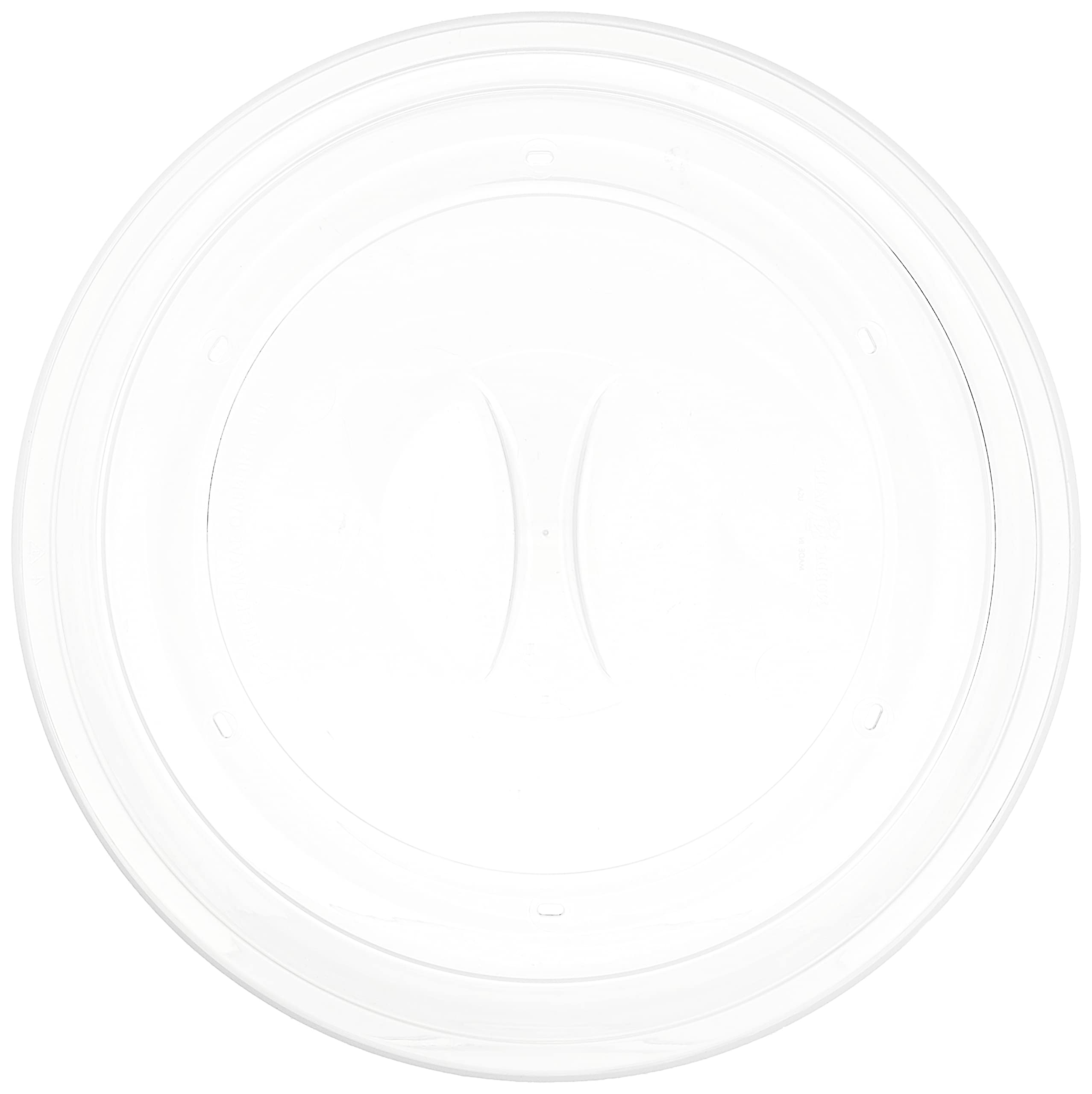 Nordic Ware tapa en uso cubriendo un plato y evitando salpicaduras