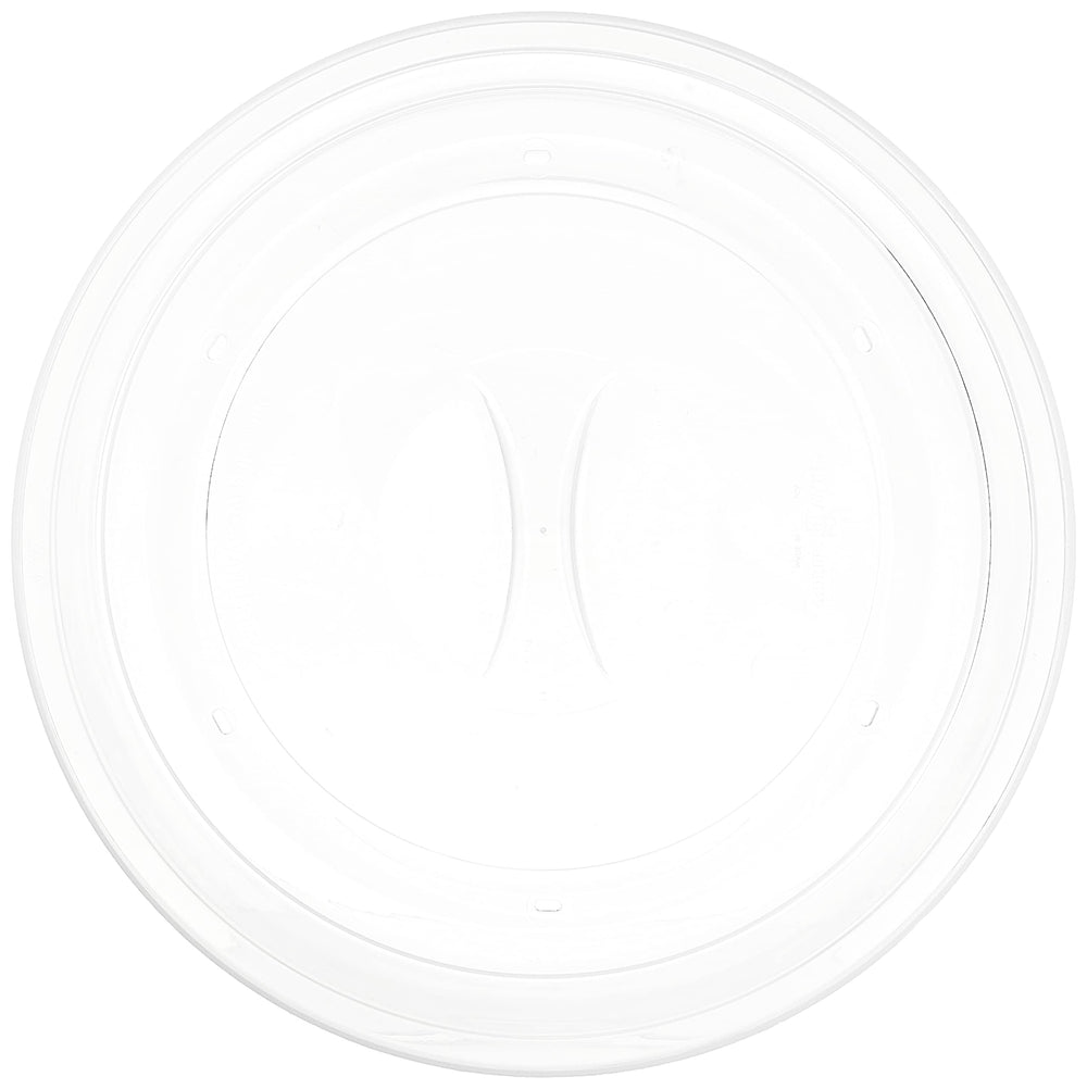 Nordic Ware tapa en uso cubriendo un plato y evitando salpicaduras