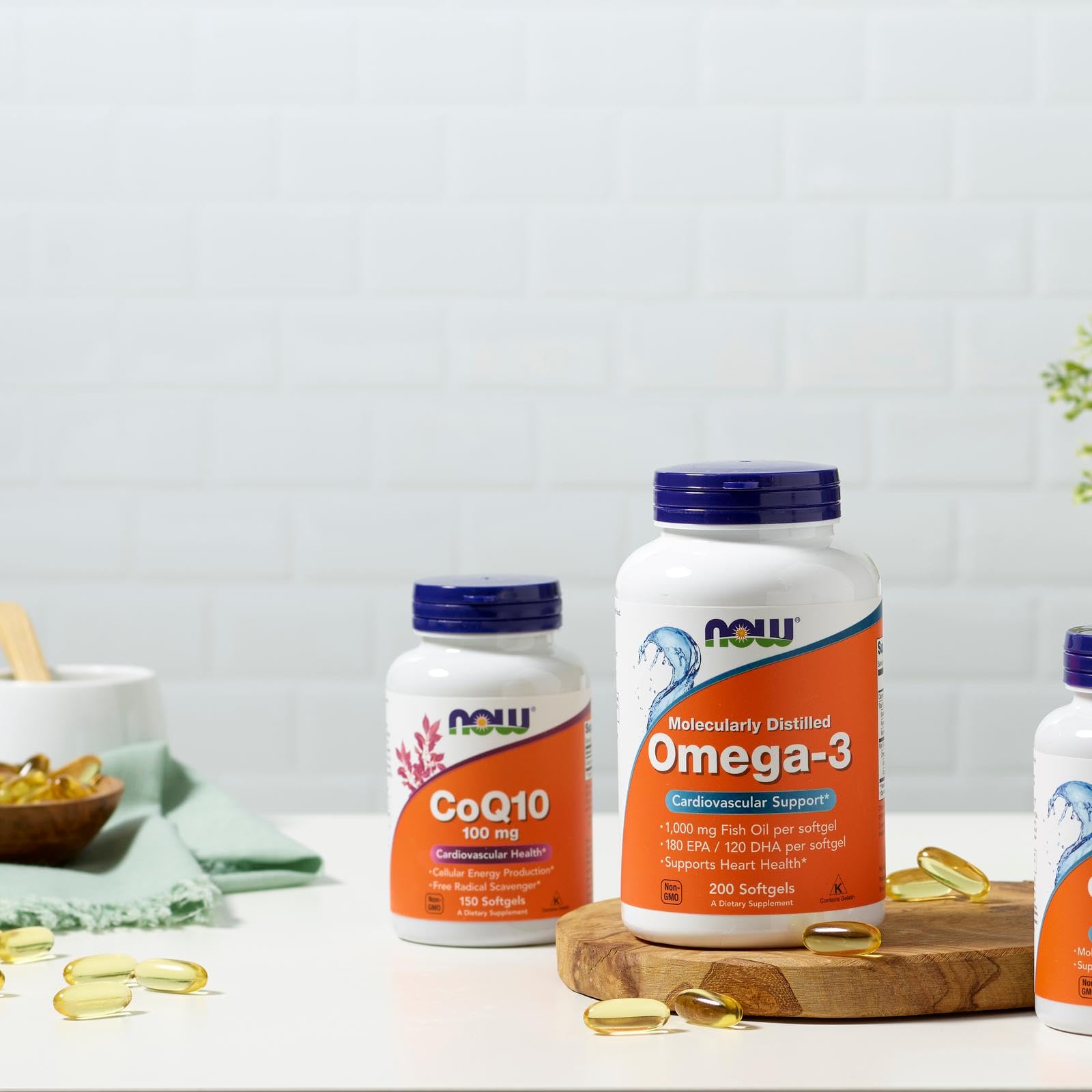 NOW Foods comparación de tamaño con moneda para referencia de escala