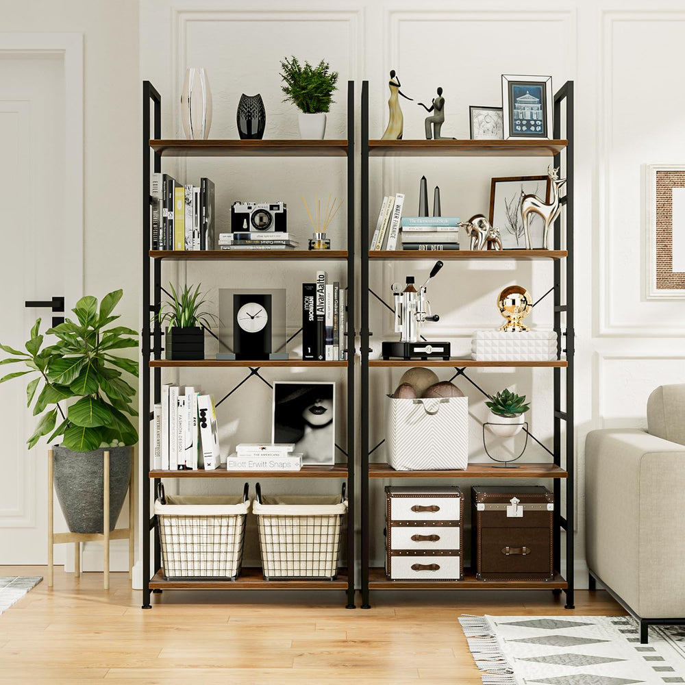 NUMENN estantería colocada en salón con plantas y libros, aporta estilo y orden