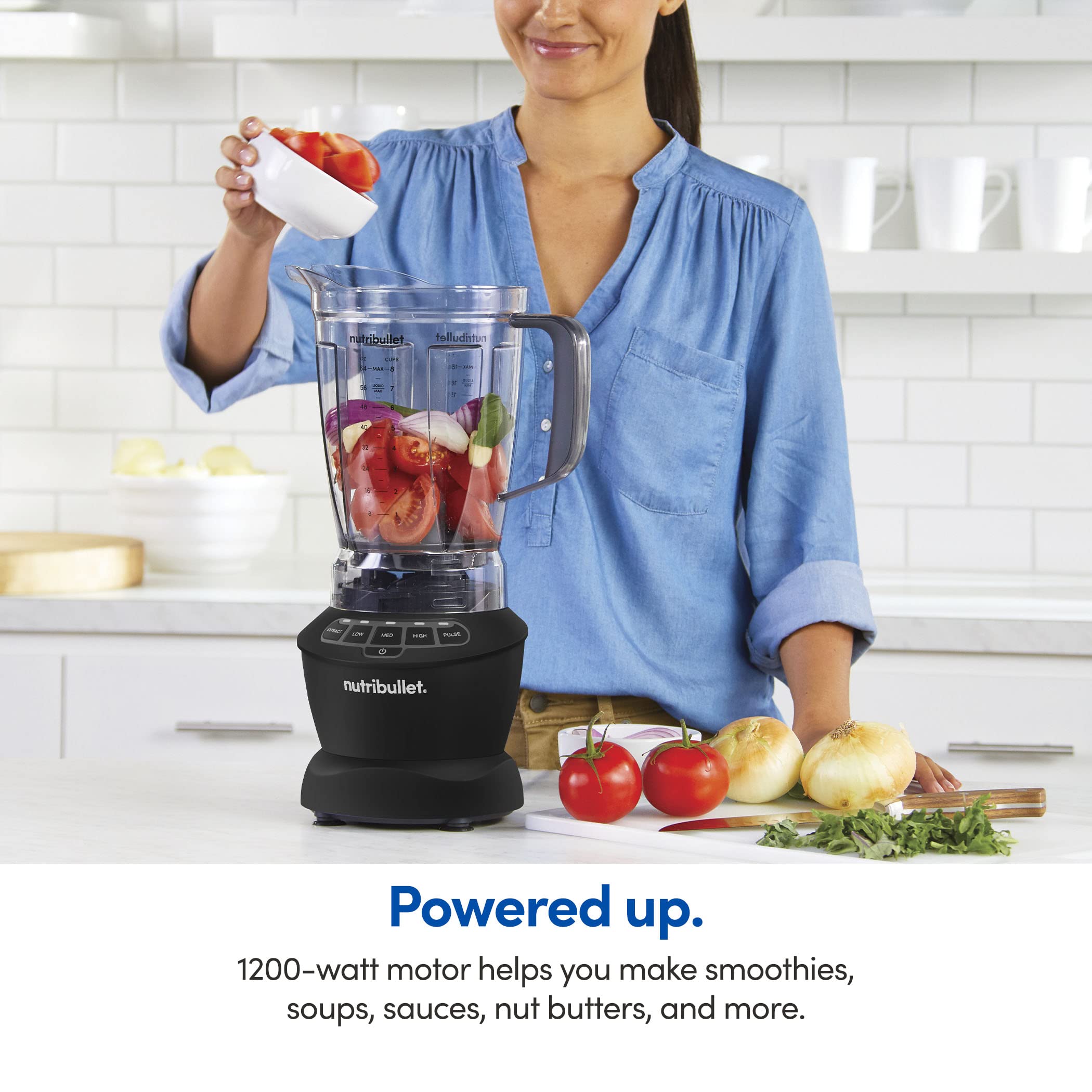 nutribullet comparación de tamaño en una cocina, espacio y capacidad visuales