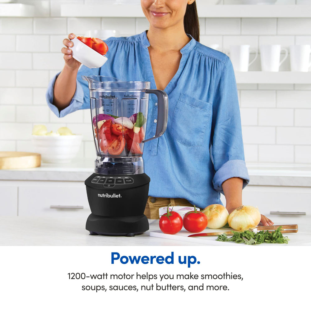 nutribullet comparación de tamaño en una cocina, espacio y capacidad visuales