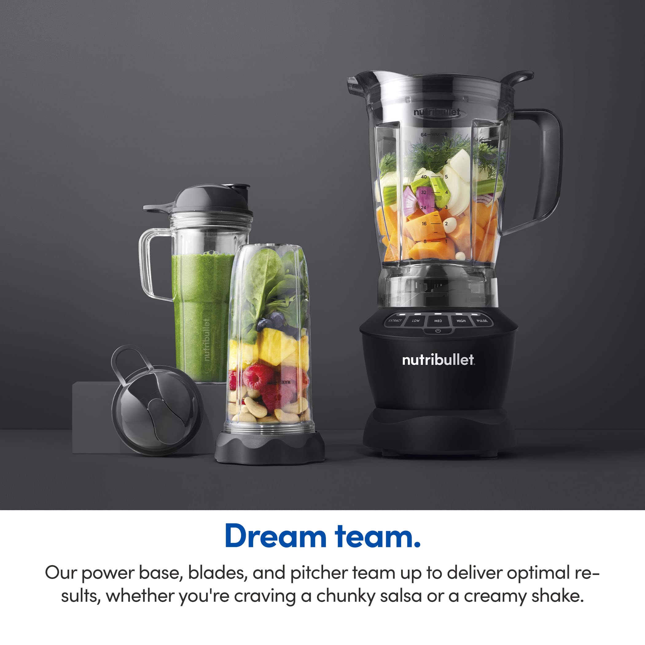 nutribullet en uso preparando batido, resultado cremoso y rápido