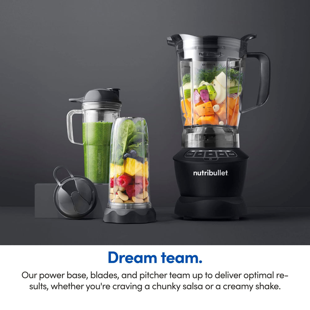 nutribullet en uso preparando batido, resultado cremoso y rápido