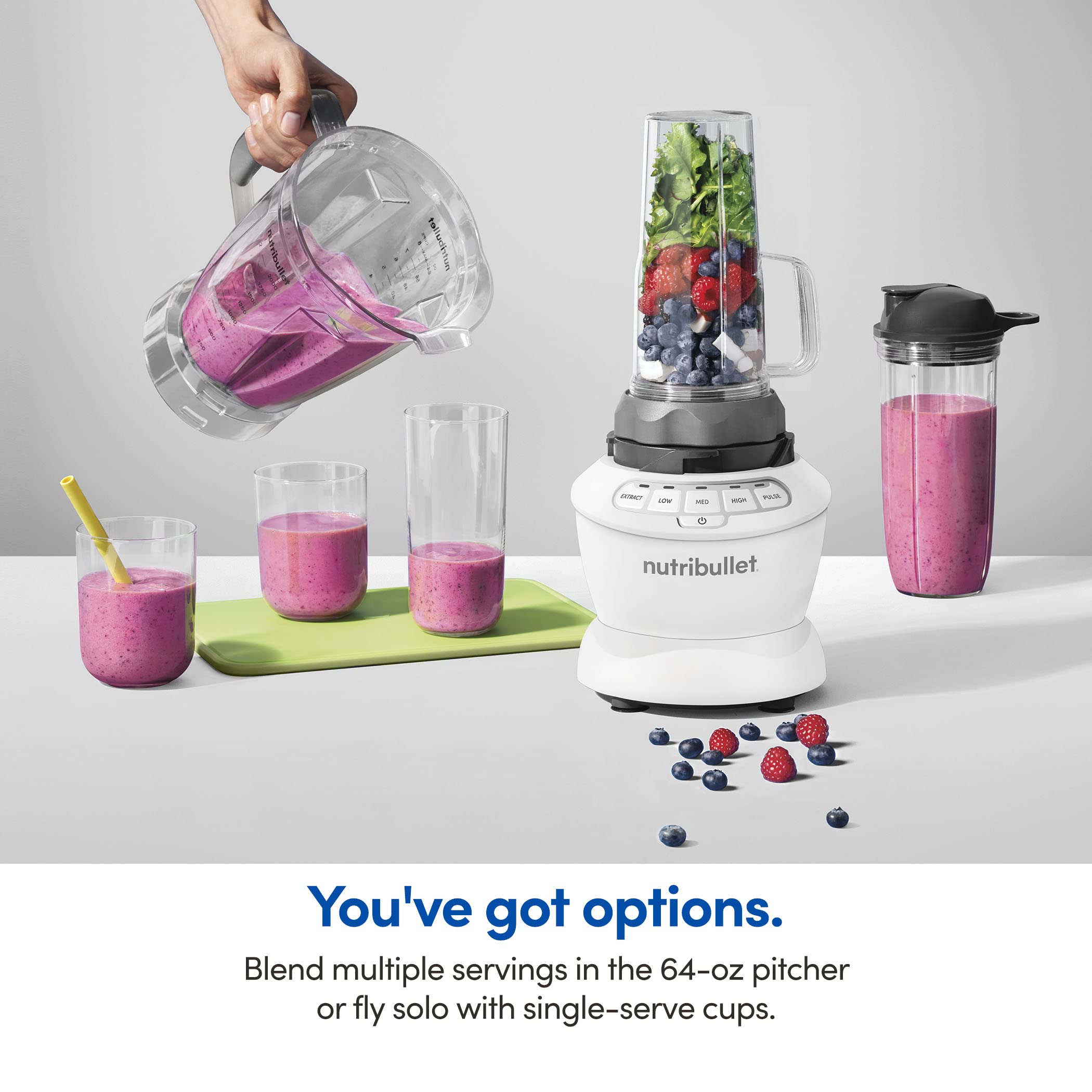 nutribullet smoothie servido en taza, resultado cremoso y uniforme