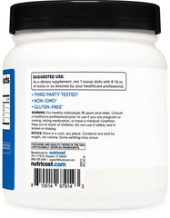 Cucharada de BCAA Nutricost sobre balanza, control preciso de la dosis
