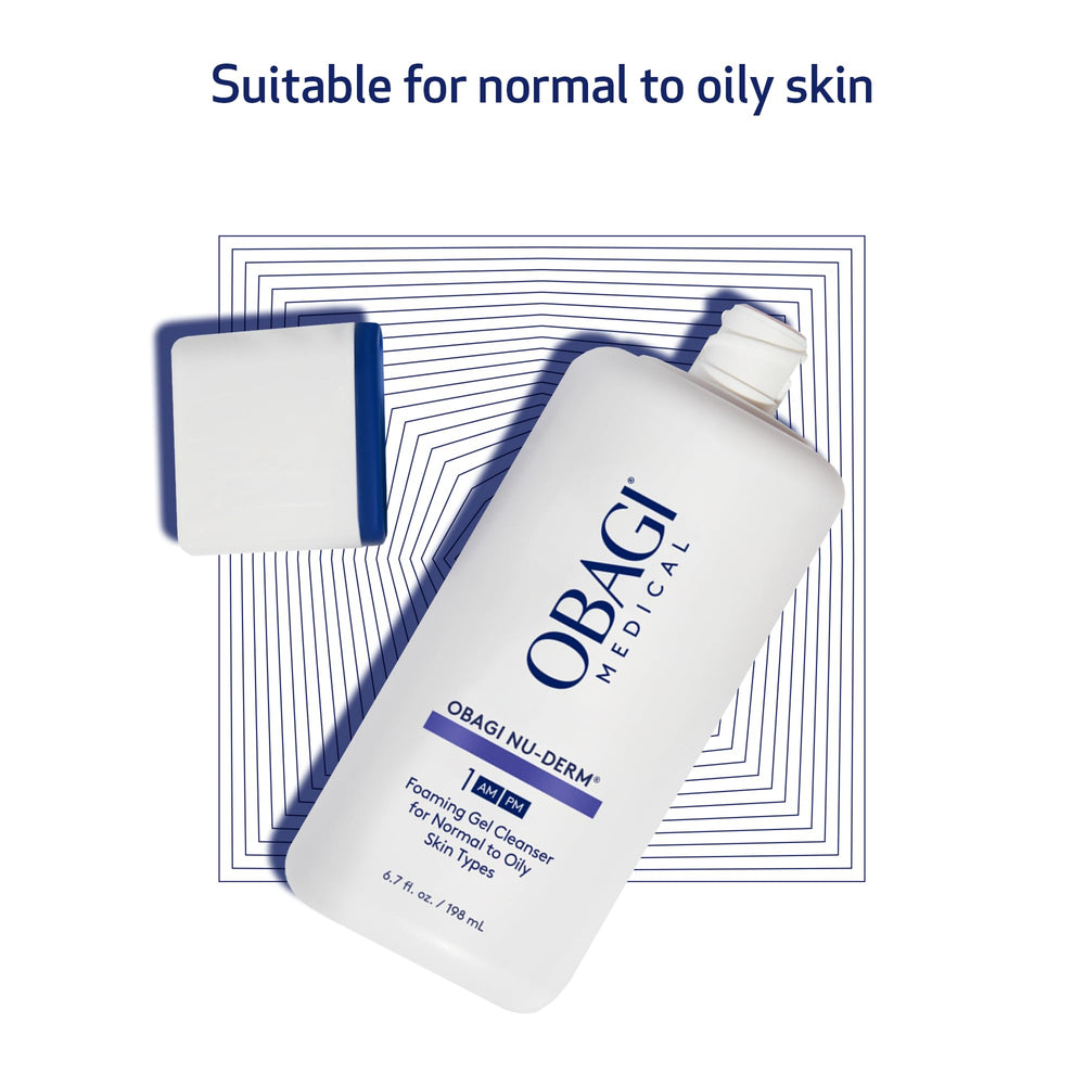 Obagi Nu-Derm botella sobre toalla en baño transmite rutina cómoda