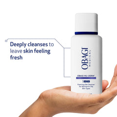 Obagi Nu-Derm gel formando espuma ligera en la mano, limpieza efectiva