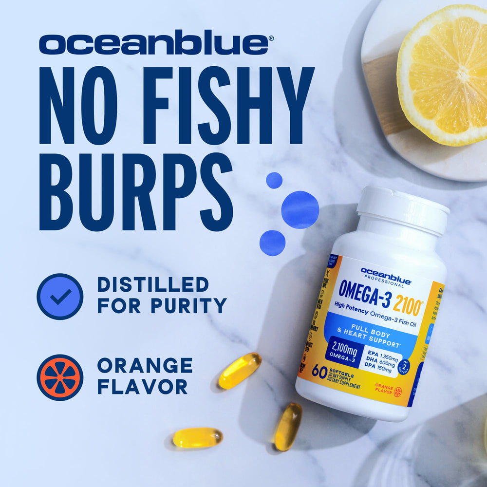 Oceanblue cápsula en mano para comparar tamaño y dosificación práctica