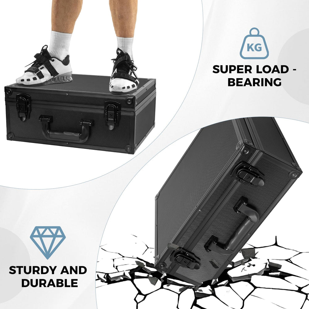 OEODAJ caja mostrada en mano para visualizar escala y portabilidad