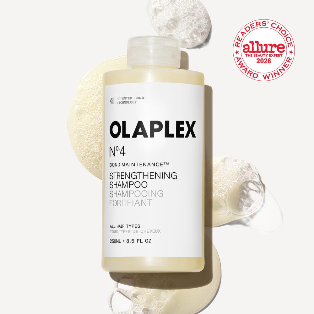 Olaplex N°.4 espuma cremosa demostrando limpieza suave y brillo
