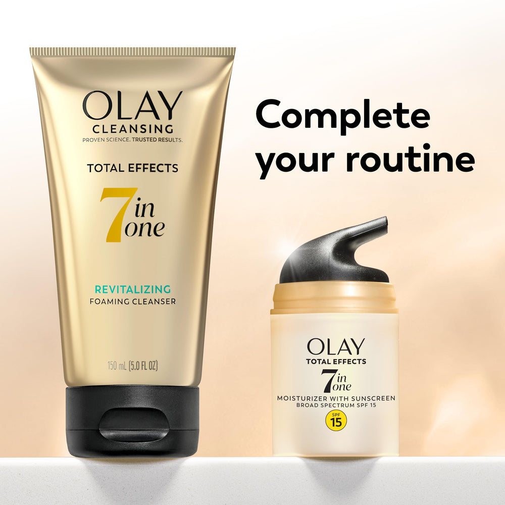Ambientación de baño con Olay Total Effects junto a rutina diaria, uso cotidiano