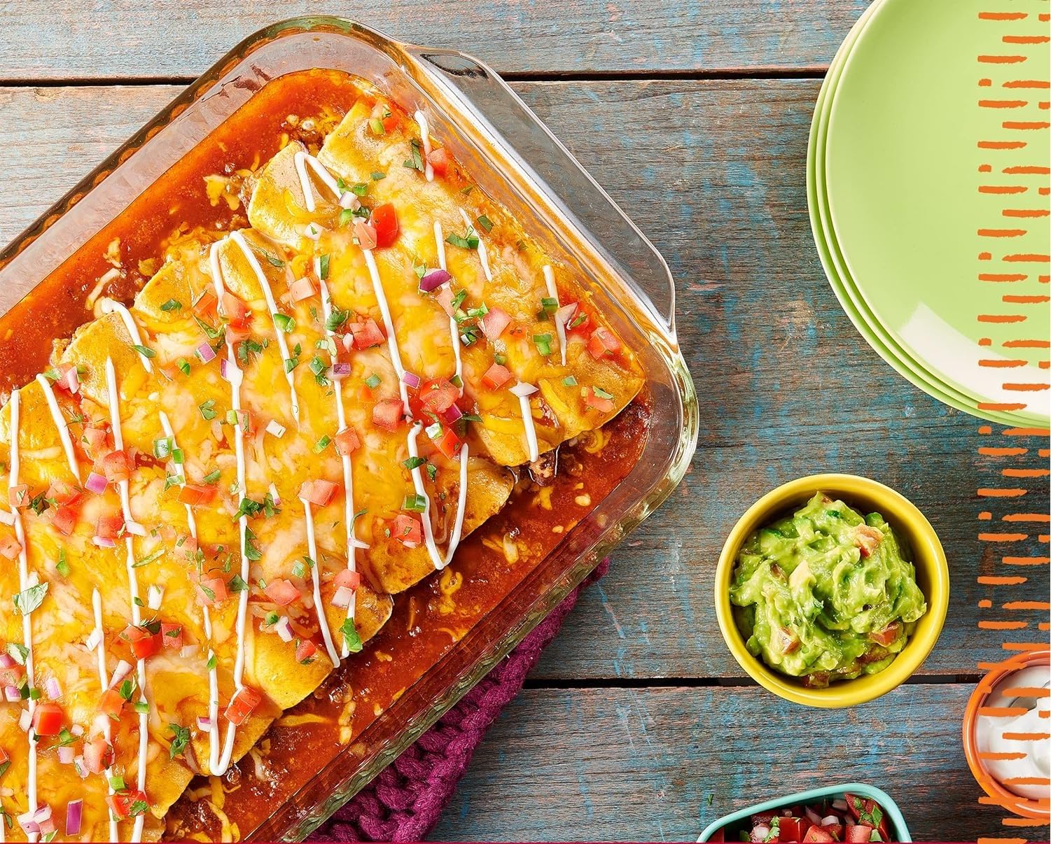 Old El Paso frijoles calentándose en la cocina para cenas rápidas y sencillas