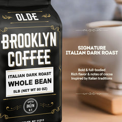 OLDE BROOKLYN COFFEE granos enteros resaltando aroma intenso y calidad