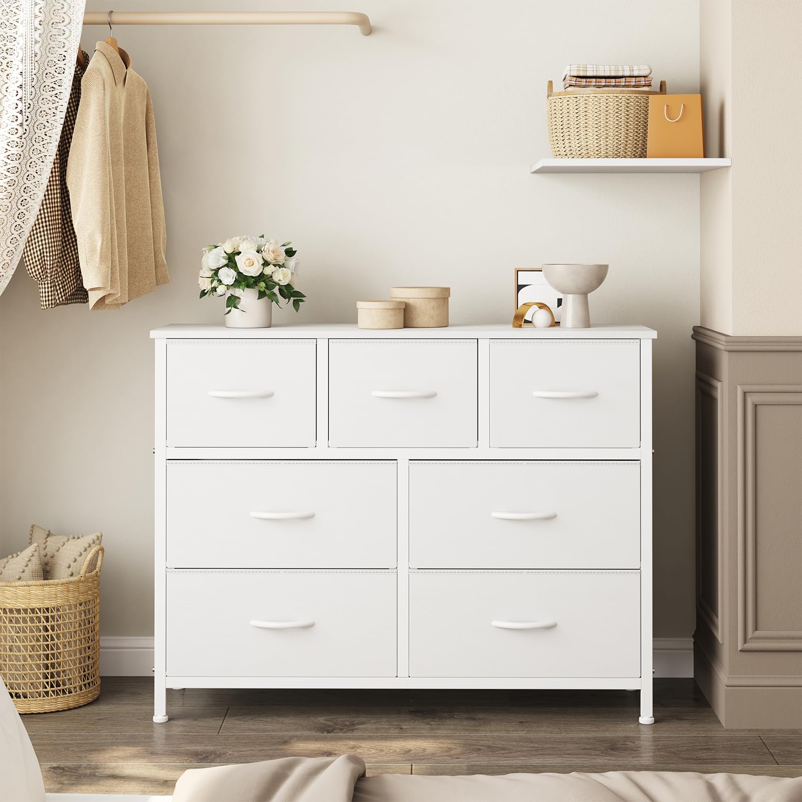 OLIXIS cómoda integrada en dormitorio, ambiente ordenado y práctico