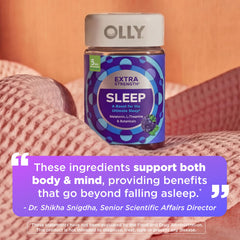 OLLY gomita en mano lista para tomar, conveniencia y dosis masticable