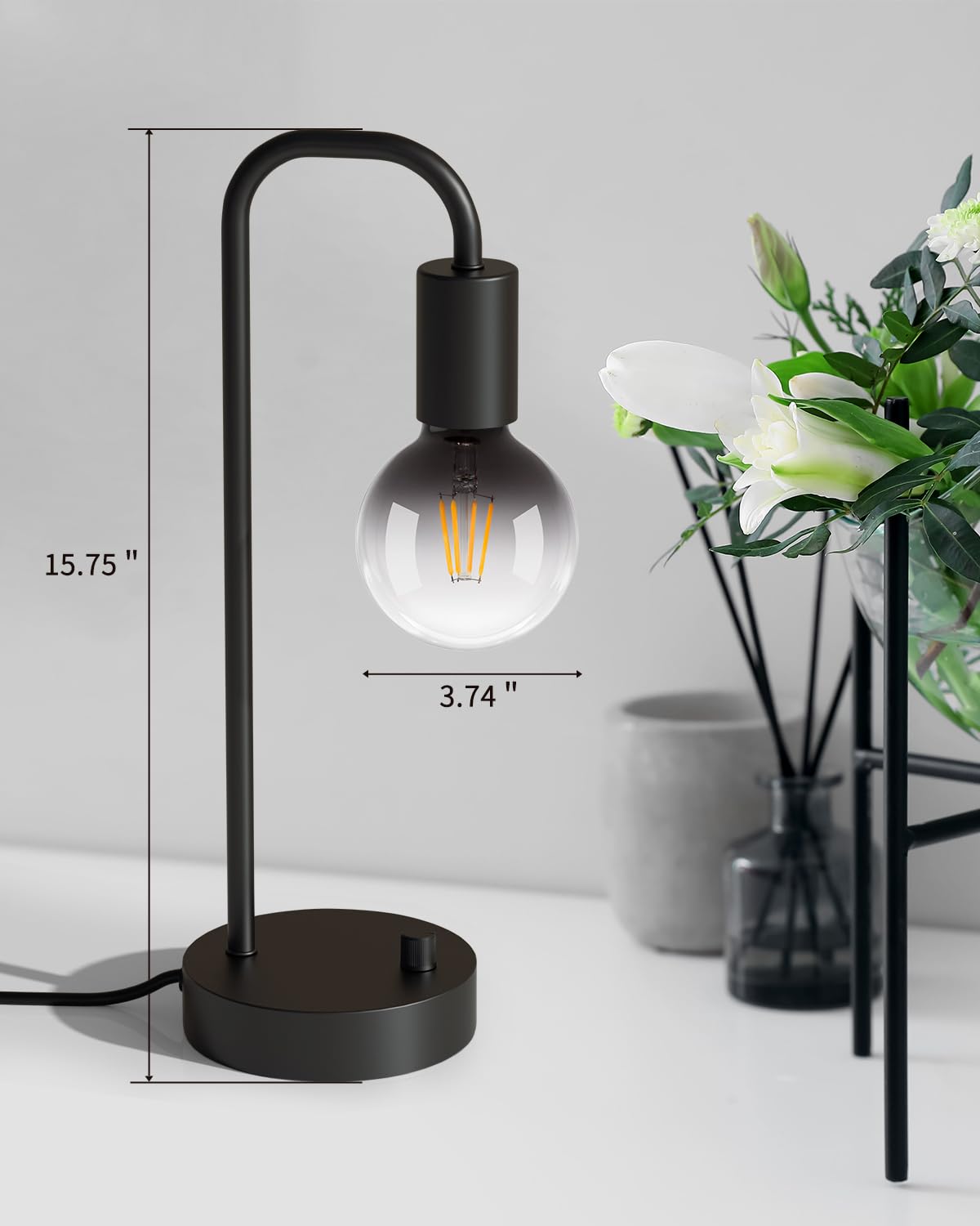 ONEWISH lámpara iluminando dormitorio creando ambiente cálido acogedor