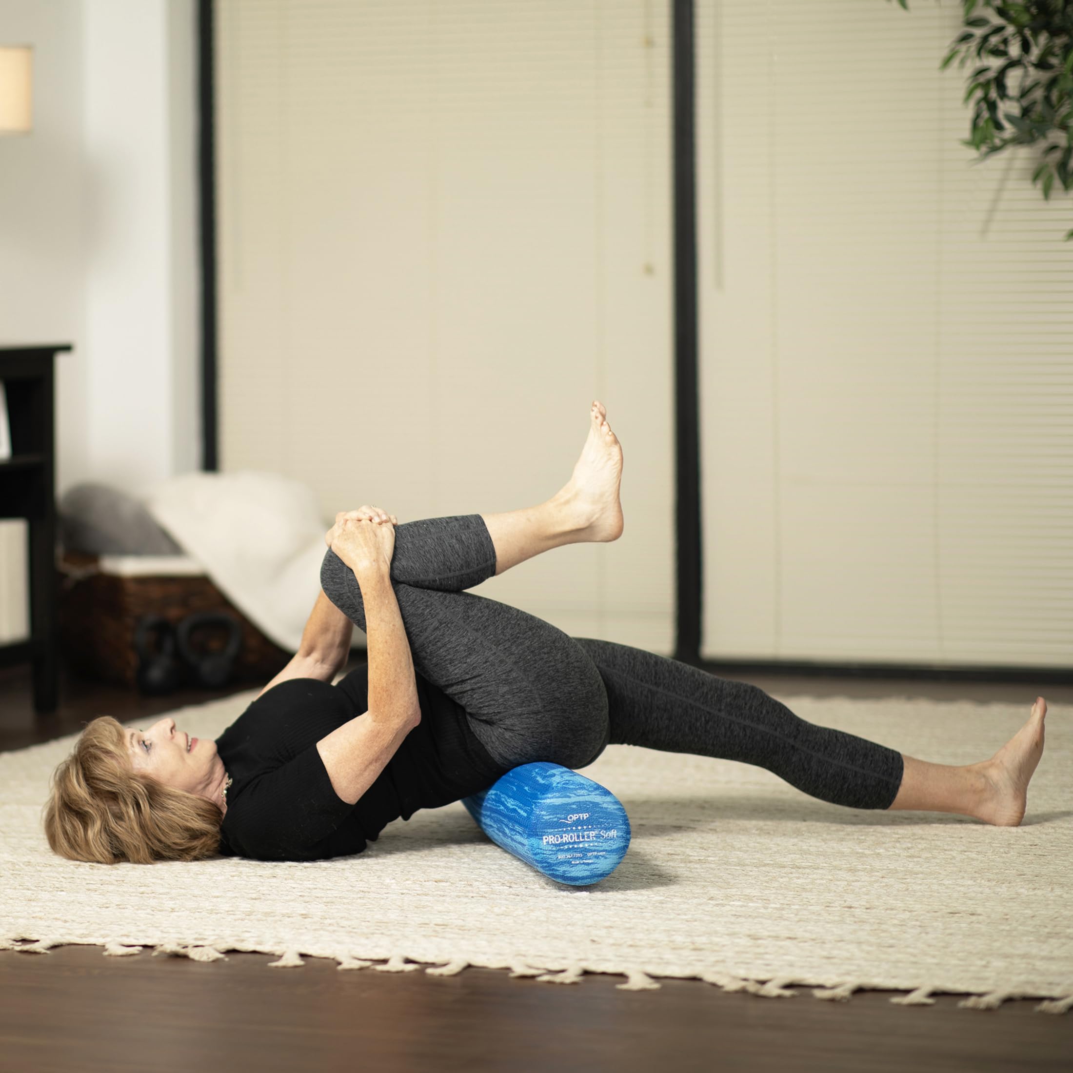 OPTP PRO-Roller en sesión de pilates mostrando estabilidad y confort