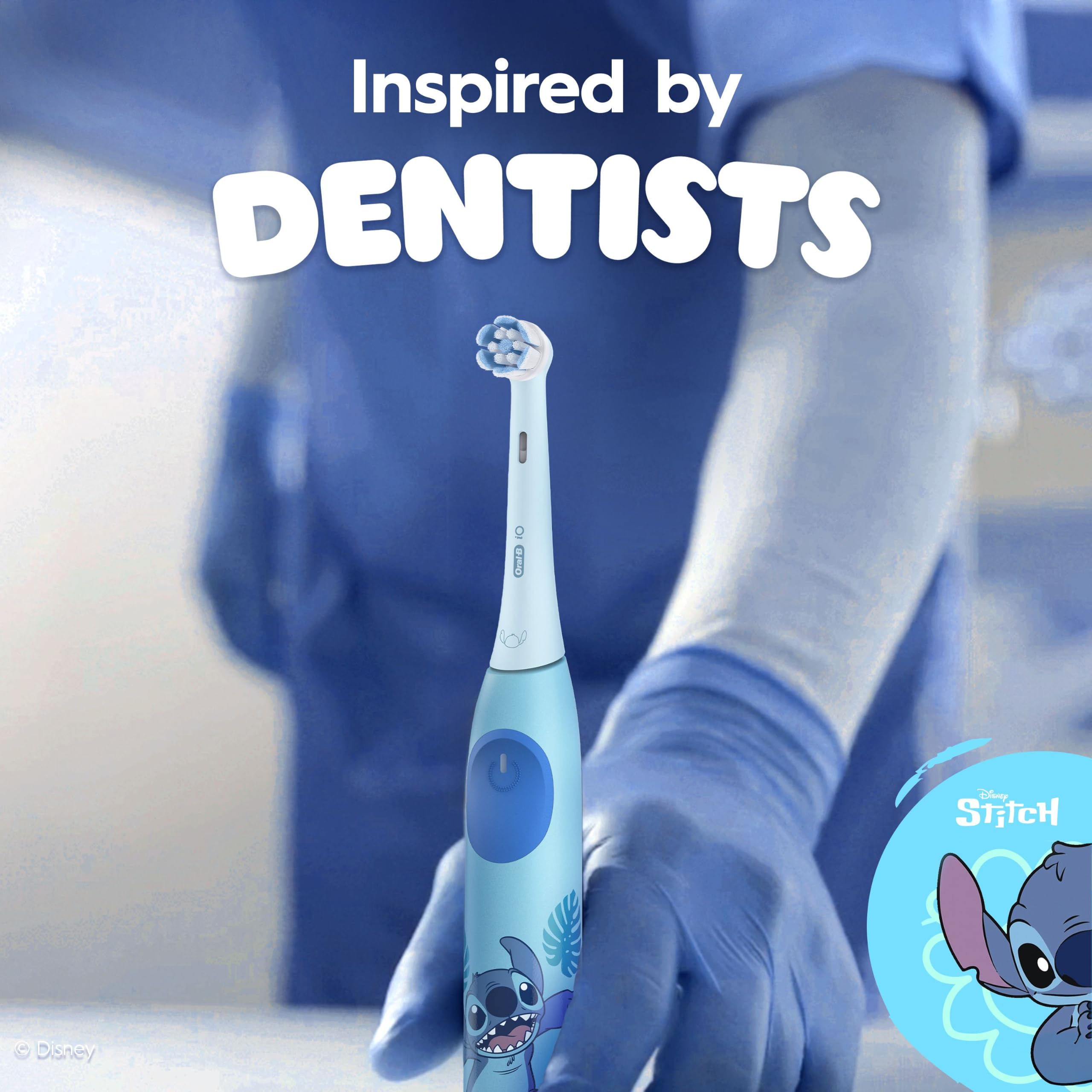 Oral-B iO Kids Stitch primer plano del cabezal redondo y filamentos suaves