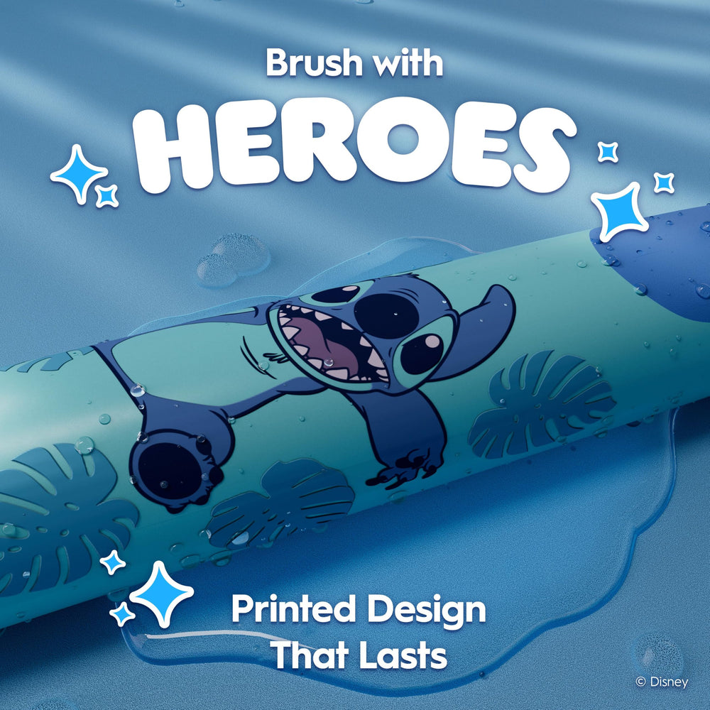Oral-B iO Kids Stitch niño cepillando dientes con sonrisa y música