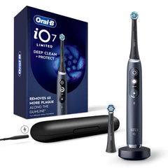 Oral-B iO Series 7 vista frontal mostrando diseño elegante y control cómodo