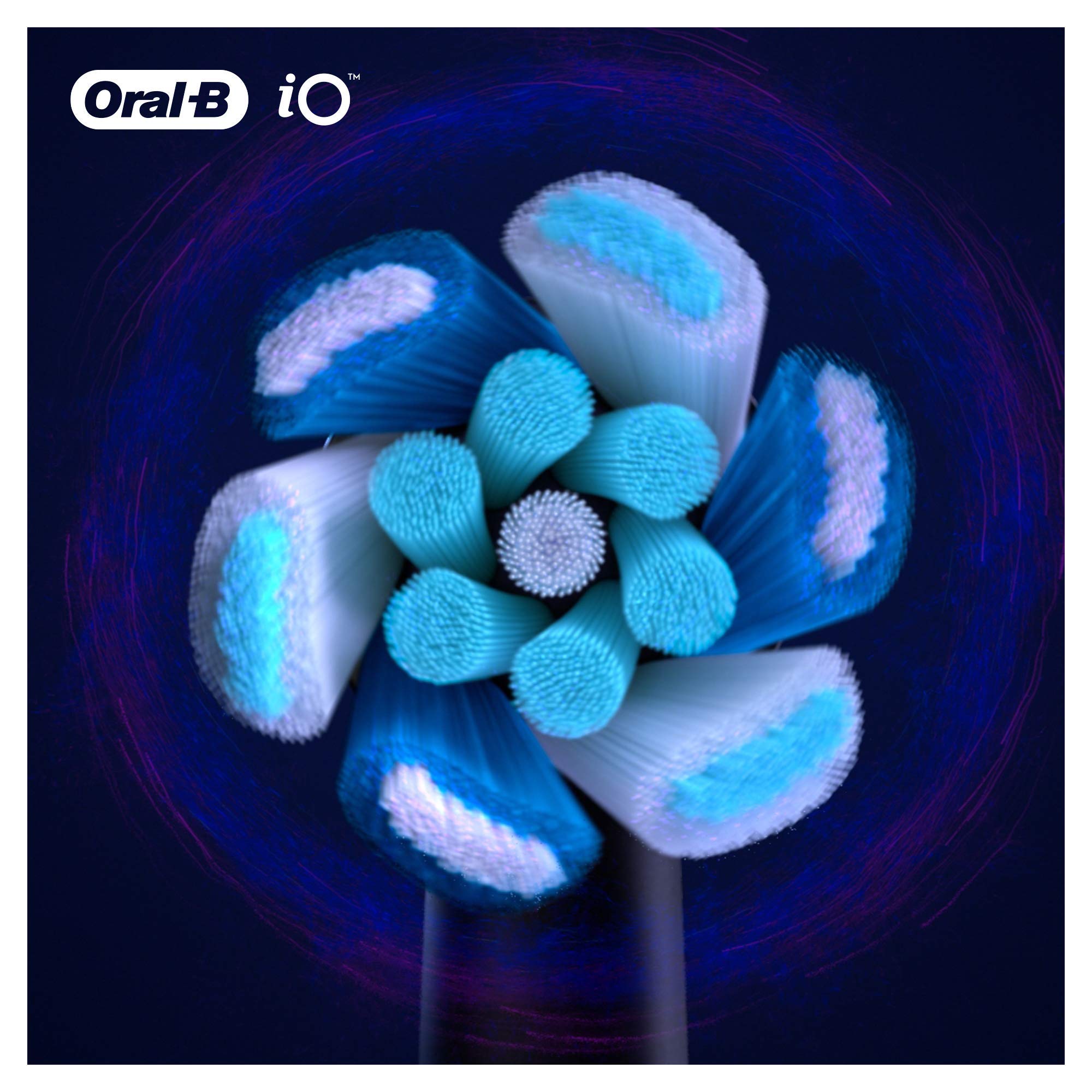Oral-B comparación de tamaño del cabezal junto a un dedo para escala