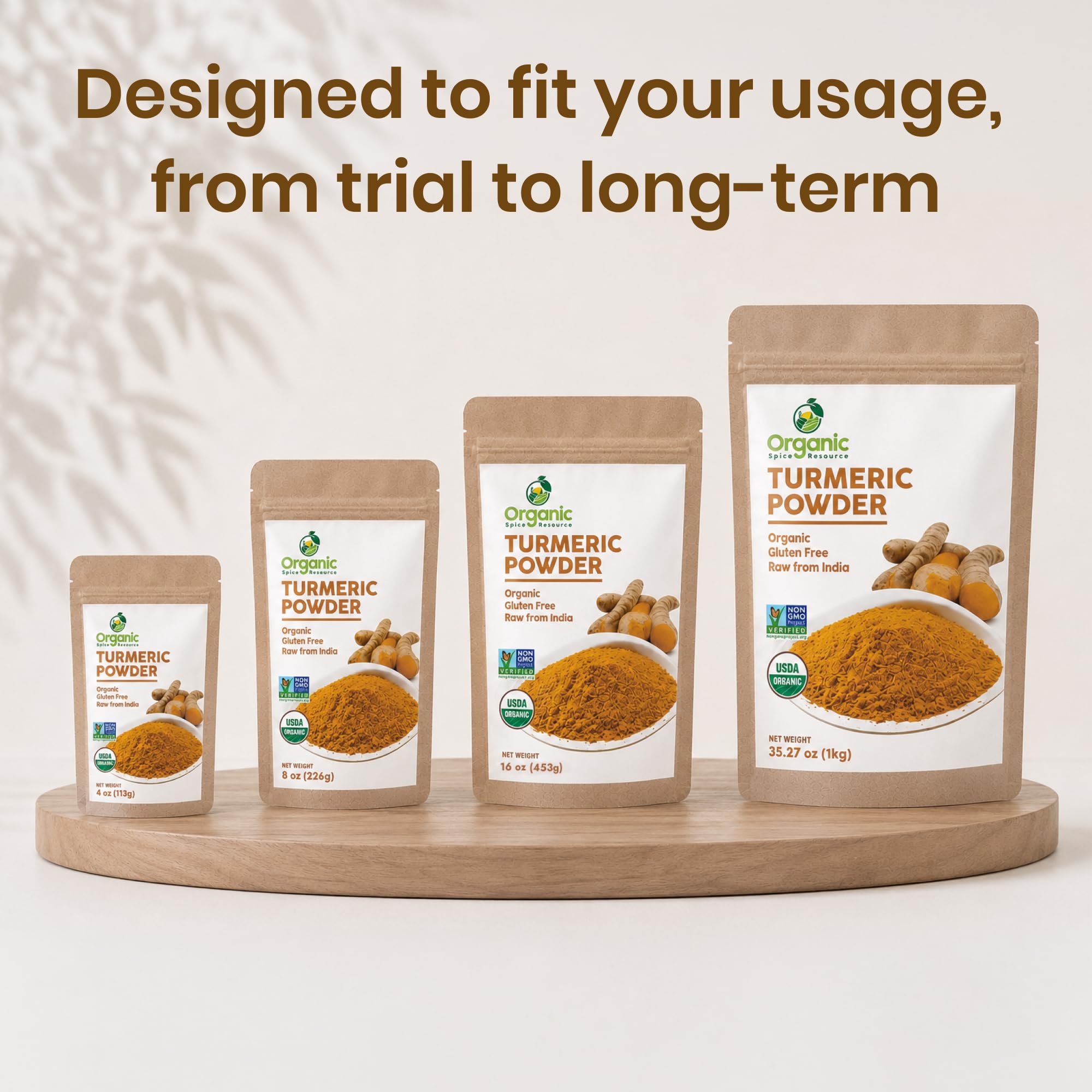 Organic Spice Resource uso en cocina añadiendo cúrcuma a una cazuela caliente