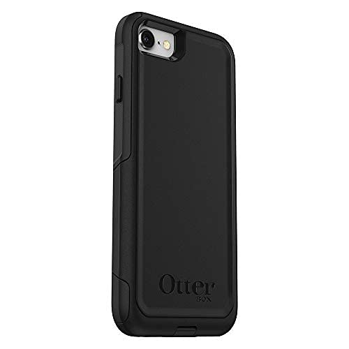 OtterBox Commuter en mano facilitando uso cómodo y acceso rápido