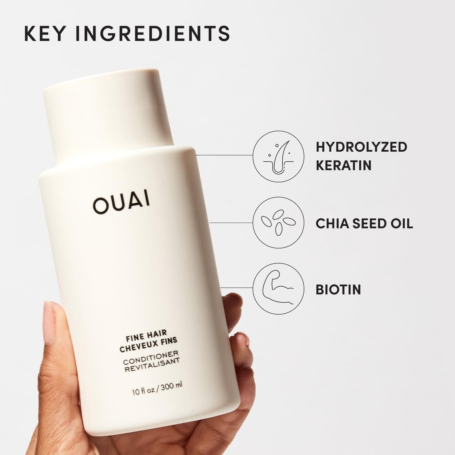 OUAI enfoque en puntas hidratadas mostrando cabello suave y control del frizz