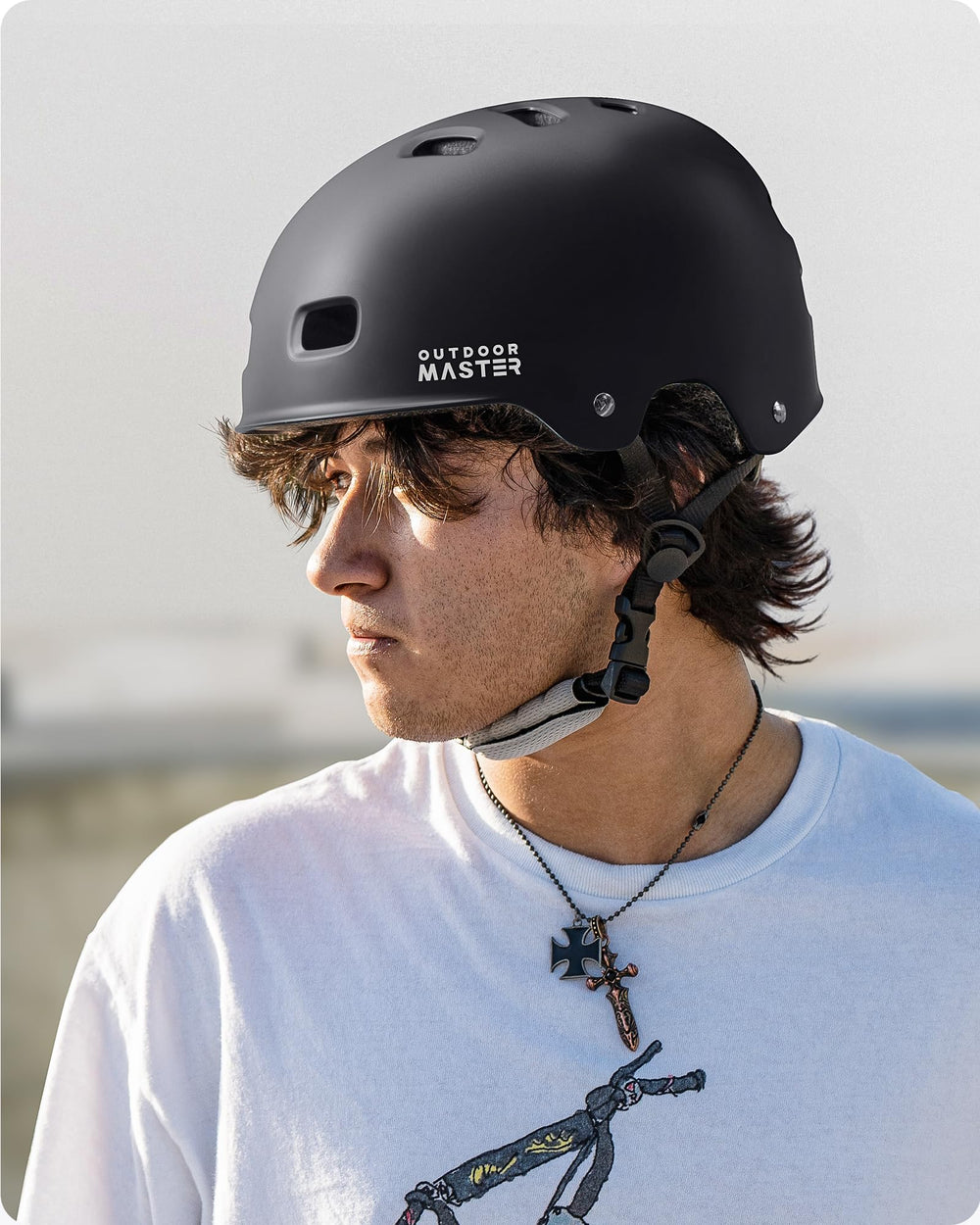 OutdoorMaster casco hebilla y correa ajustable para comodidad segura