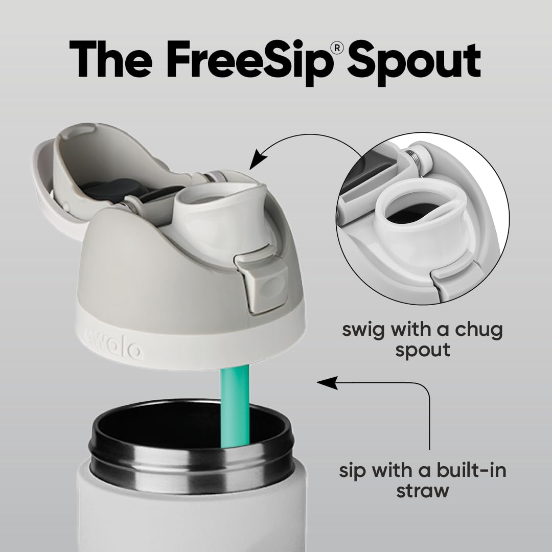 Owala FreeSip primer plano de la tapa y el popote con bloqueo para mayor higiene