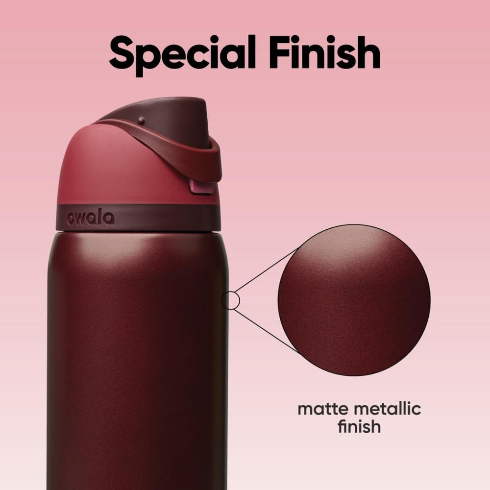 Owala FreeSip 32 oz en manos demostrando portabilidad diaria