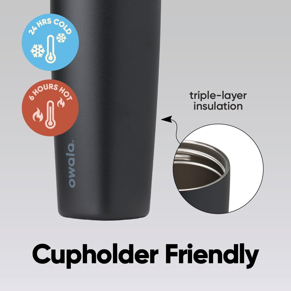 Persona sosteniendo Owala SmoothSip en la mano, práctico para transporte y sorbos cómodos