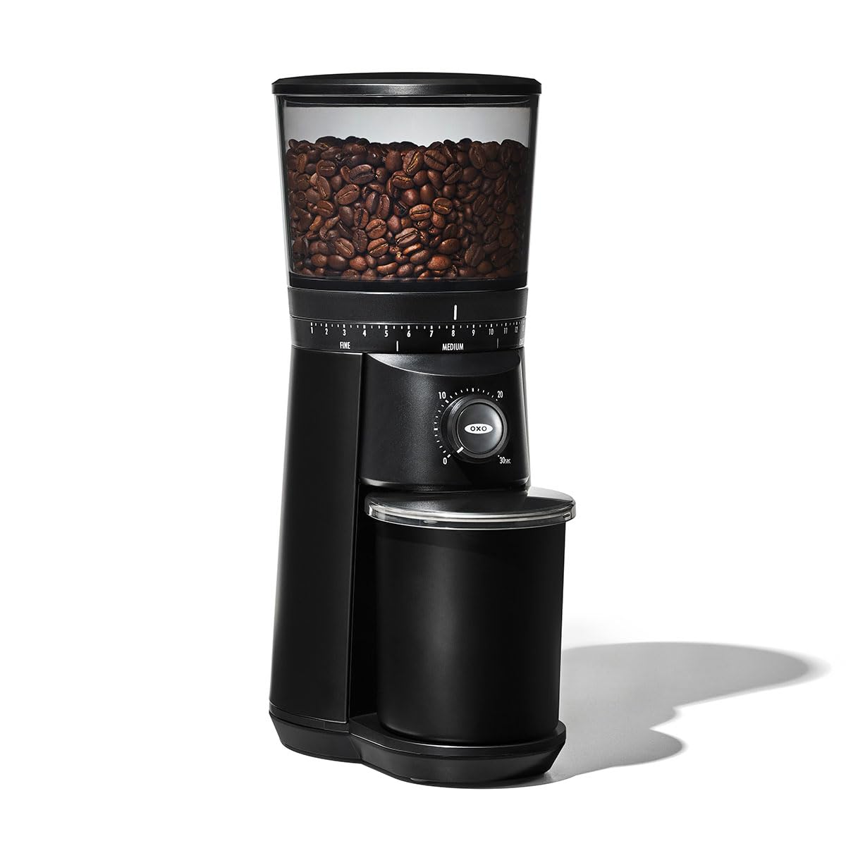 OXO Brew vista frontal matte black con diseño moderno y ahorro de espacio