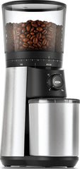 OXO Brew vista frontal del molinillo mostrando diseño y acabado resistente