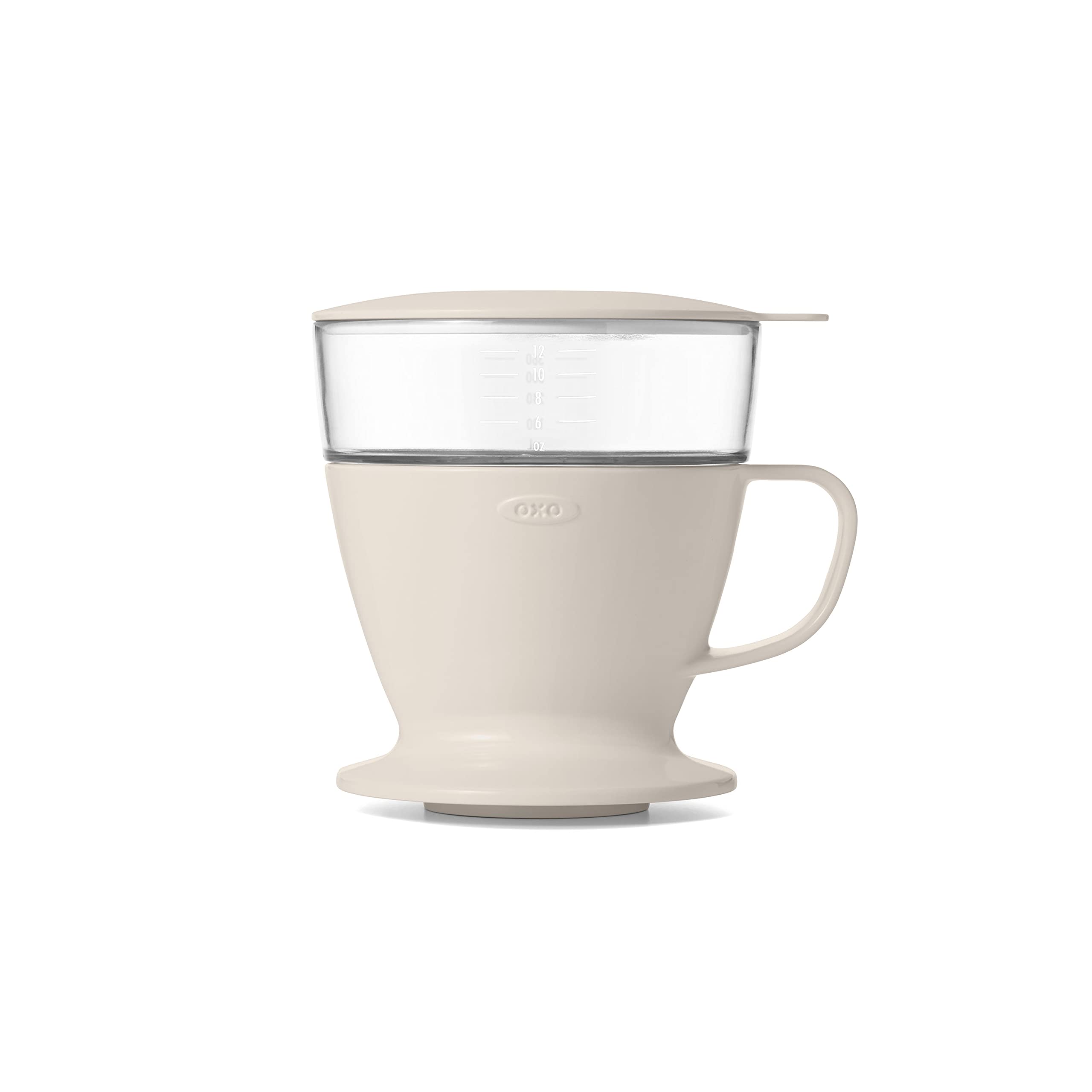 OXO vista frontal de la cafetera pour-over mostrando su diseño compacto y facilidad de uso