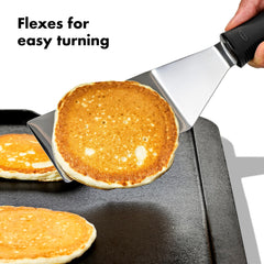 OXO detalle de la cabeza de acero inoxidable que resiste uso intenso